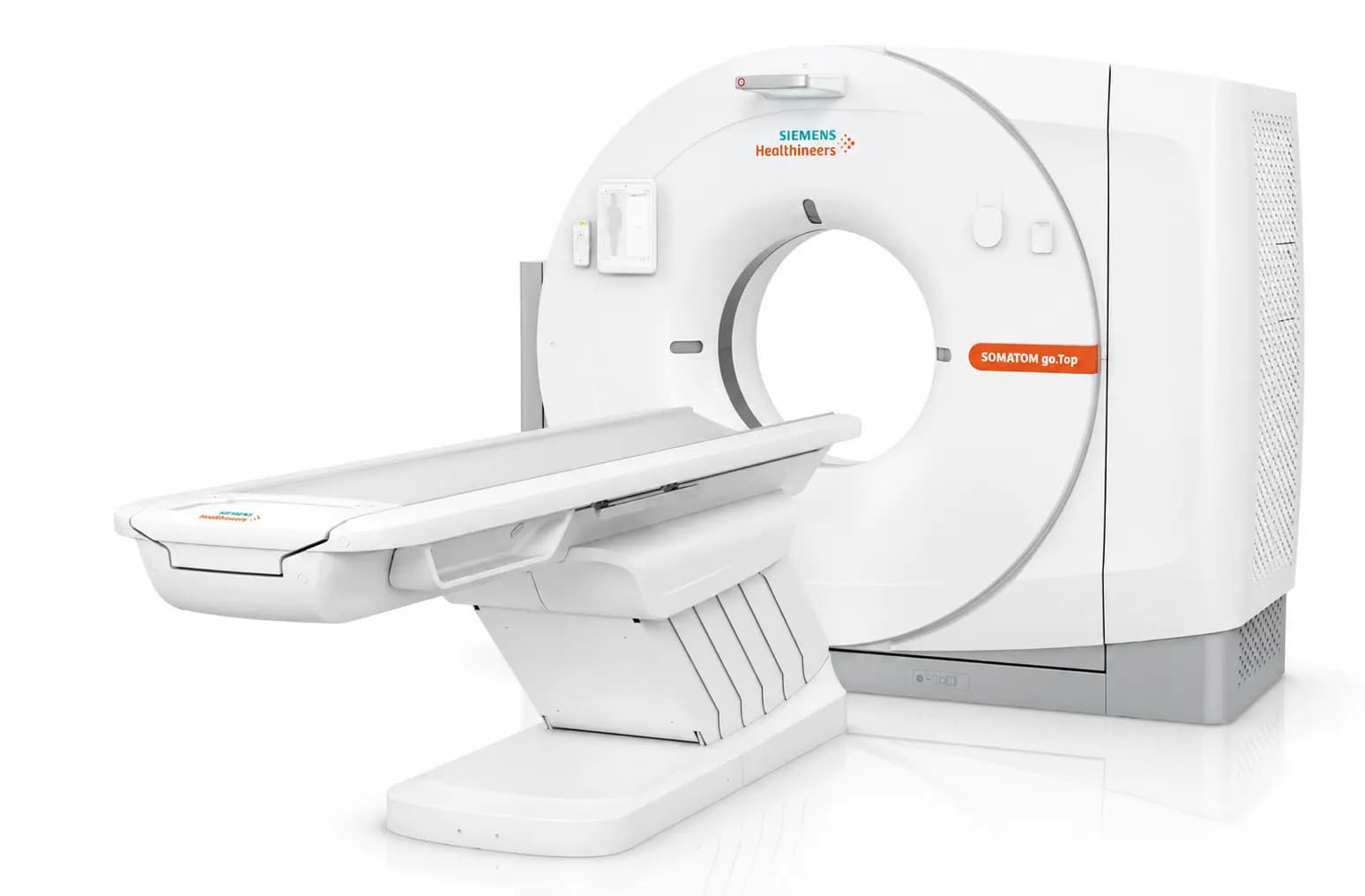 Tomografo computerizzato completo di gantry e lettino porta-paziente.