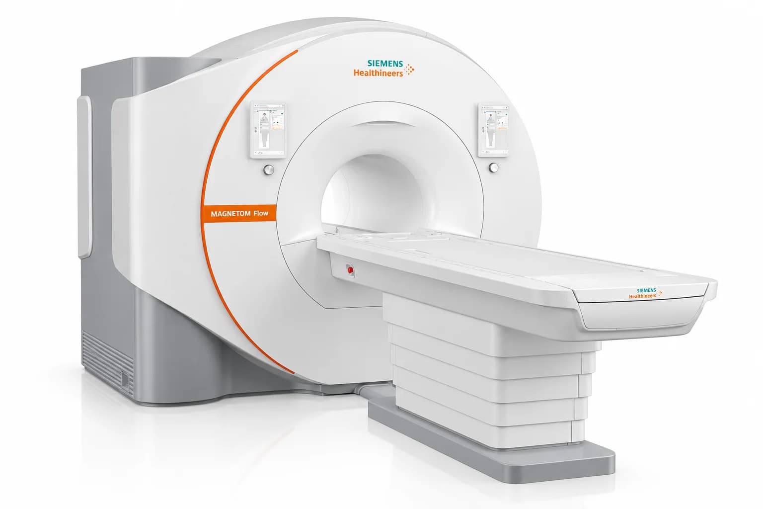 Sistema di risonanza magnetica ad alto campo Siemens MAGNETOM Flow con lettino porta-paziente, visto di tre quarti.